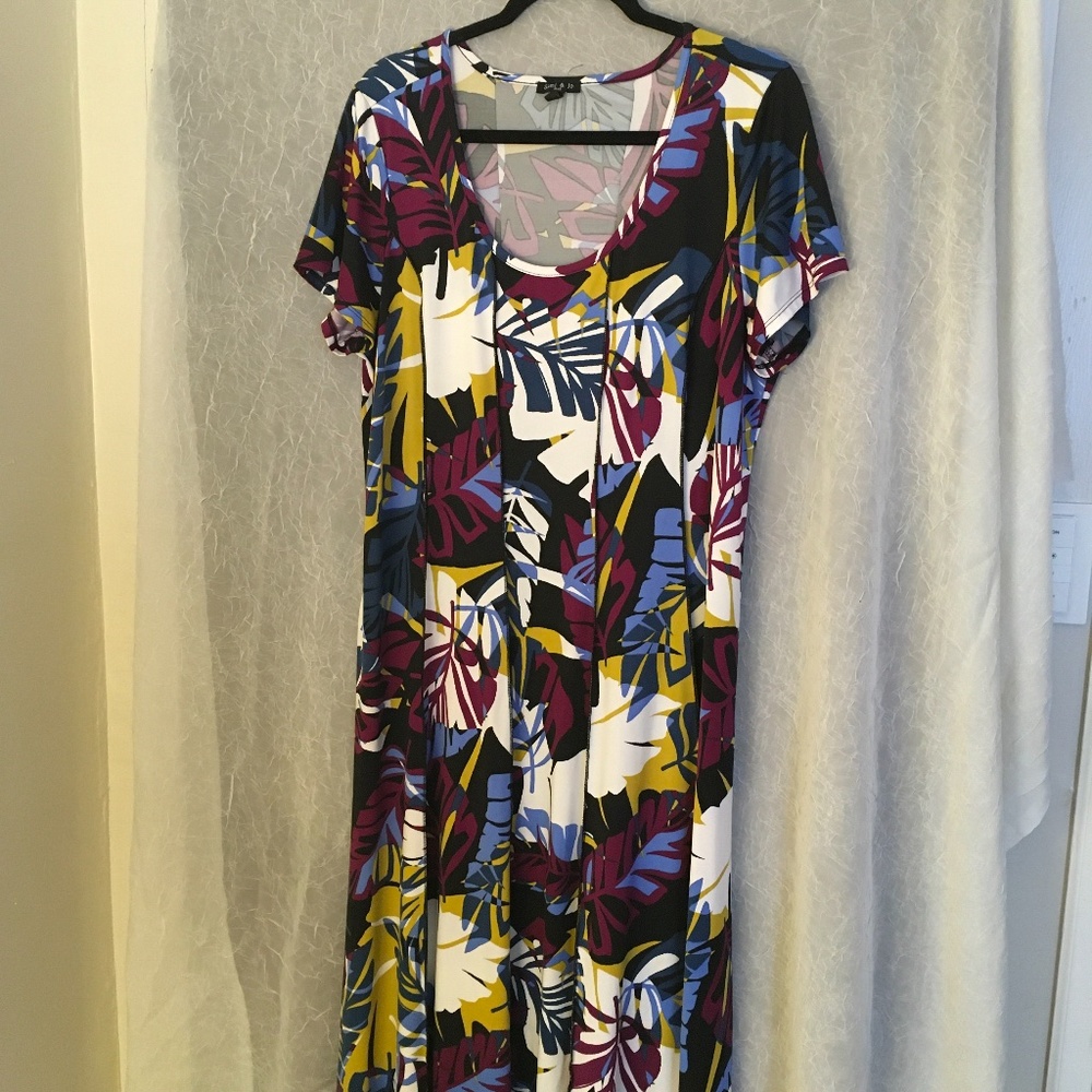 Bold print floral maxi